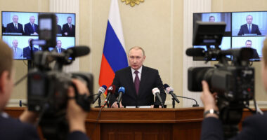 Putin Says Russia Will Not Attack Europe And Blames Ukraine For The Breakdown In Peace Talks
