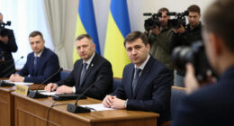 Trump Calls On Ukraine To Replace Zelensky